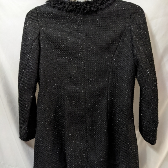 BEAUTIFUL ladies coat!  Size Med.  Carefree brand - Picture 4 of 5